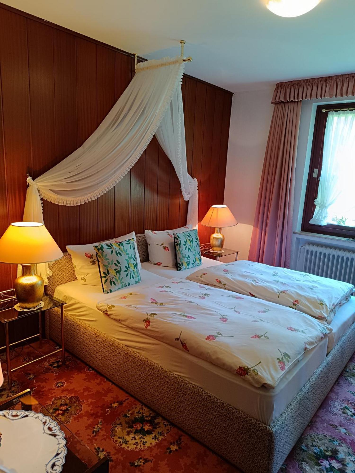 Wellness Und Romantik Hotel Helmboldt باد ساخسا المظهر الخارجي الصورة